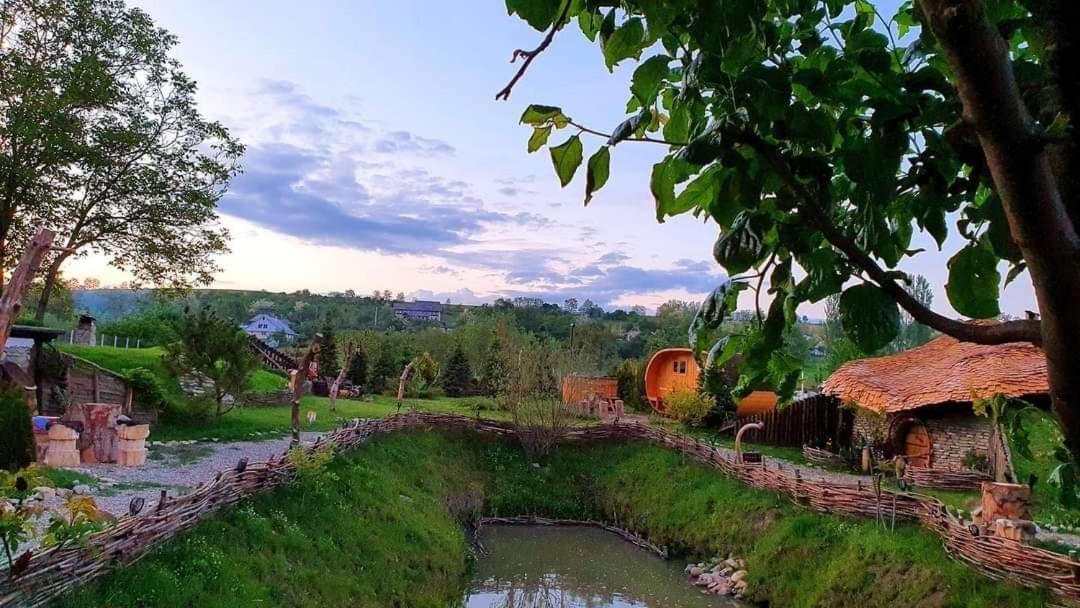 Valea Celor Doisprezece Hotel Piriu Dobreni Luaran gambar